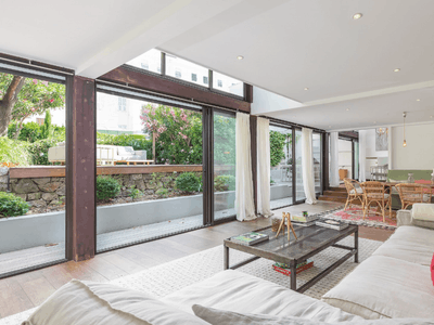 Rare townhouse with large terrace 