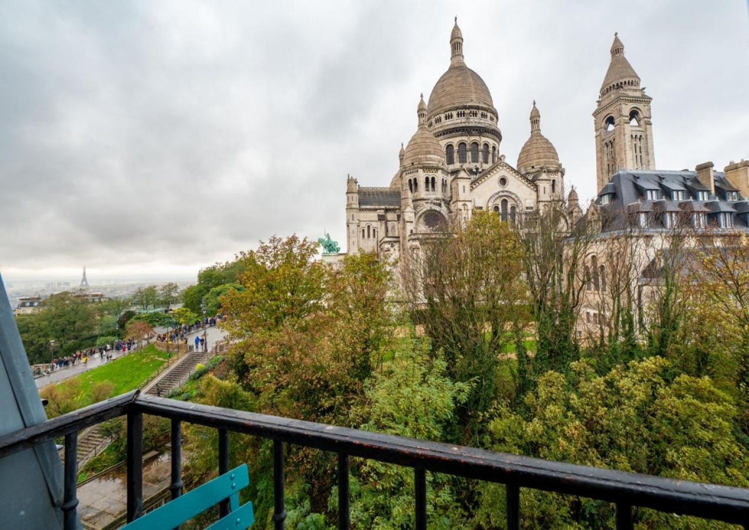 Bel Appartement Parisien avec Vue sur le Sacré Cœur pour Événements