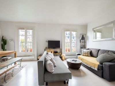 Beautiful Paris Apartment with Sacré Cœur View for Events