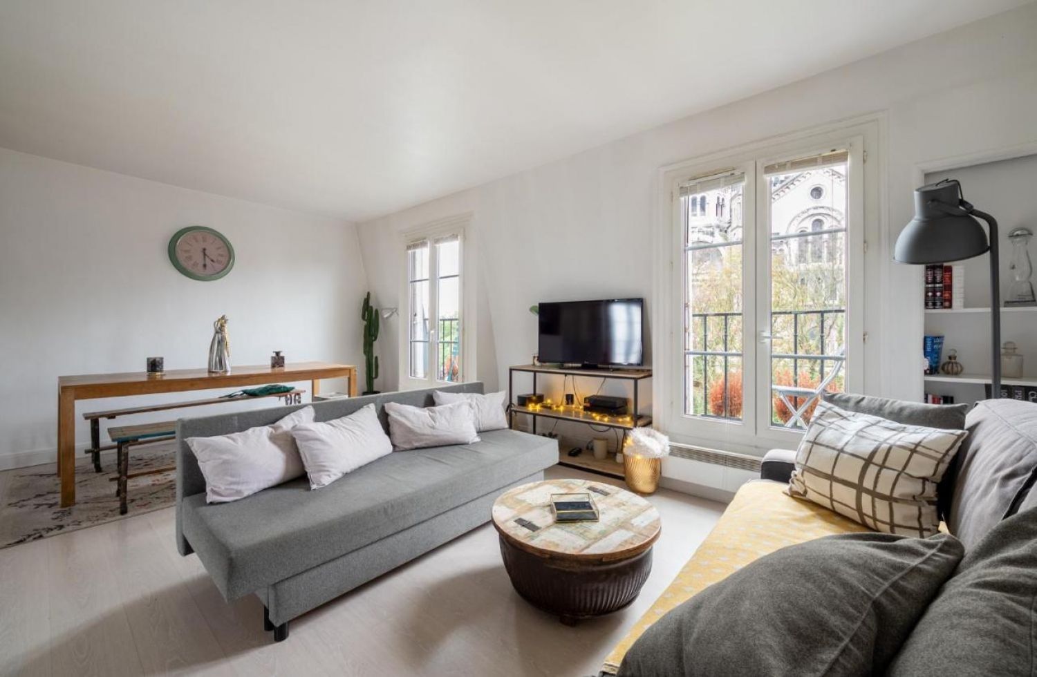 Bel Appartement Parisien avec Vue sur le Sacré Cœur pour Événements