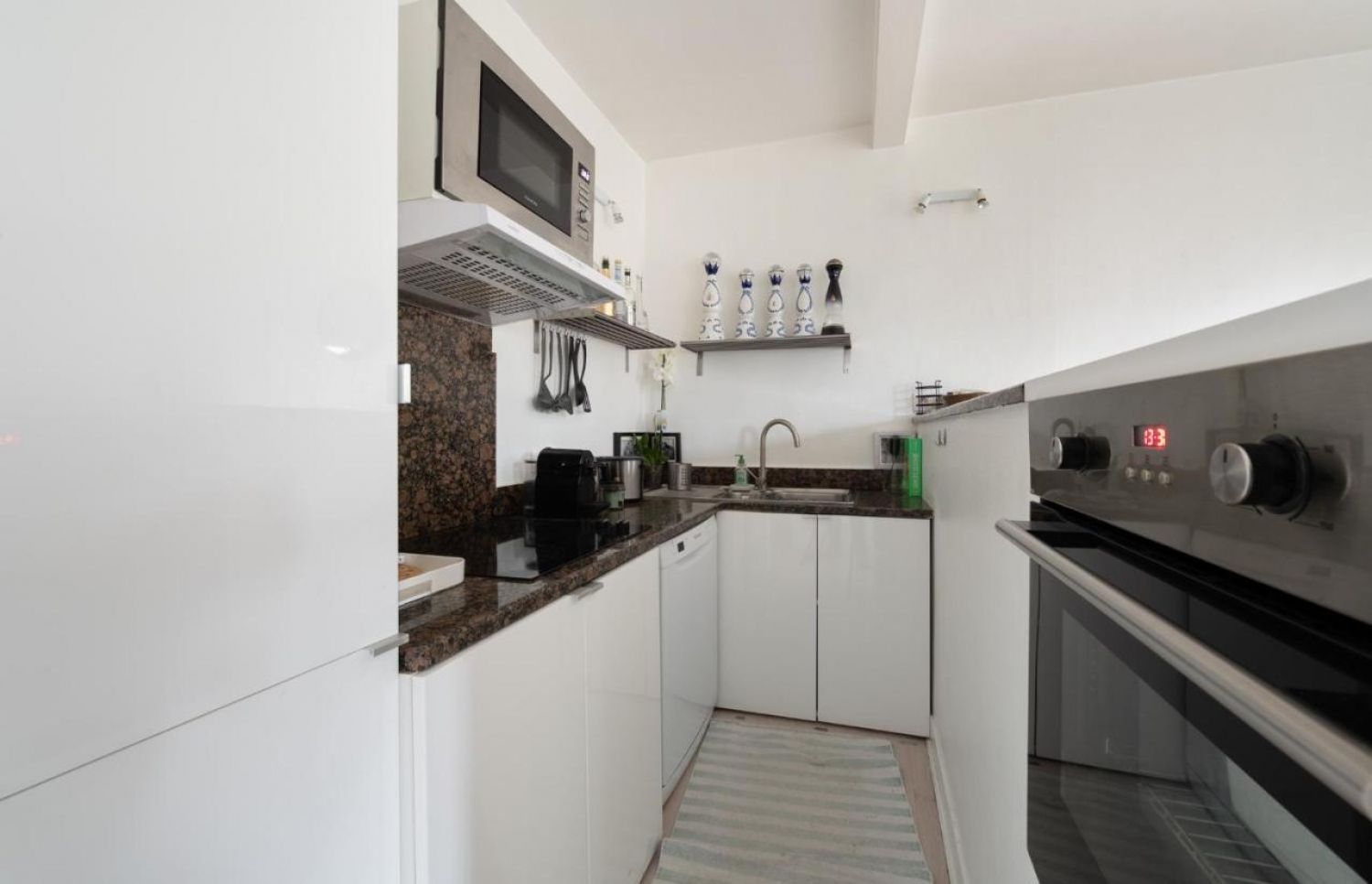 Bel Appartement Parisien avec Vue sur le Sacré Cœur pour Événements