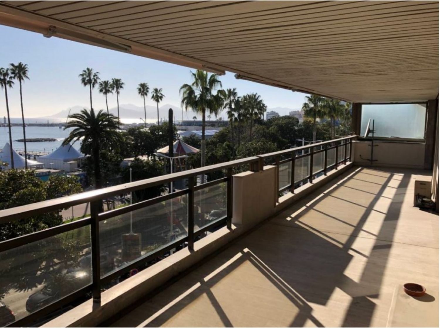 Luxury 4-Bedroom Beachfront Apartment with Sea View Terrace in Cannes