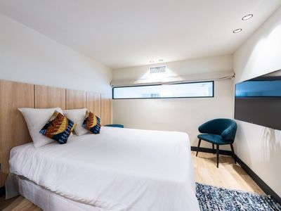 Cannes Apartment Opposite Palais – 4 Beds, Events up to 30 Guests