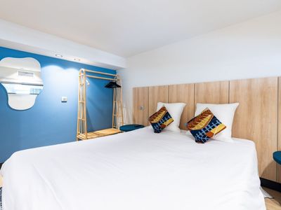 Cannes Apartment Opposite Palais – 4 Beds, Events up to 30 Guests