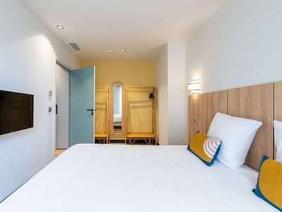 Cannes Apartment Opposite Palais – 4 Beds, Events up to 30 Guests