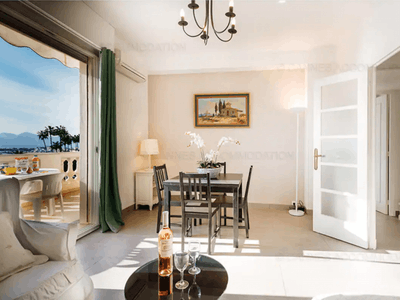 Sea-View Croisette Apartment Cannes – 2 Beds, Events up to 20 Guests