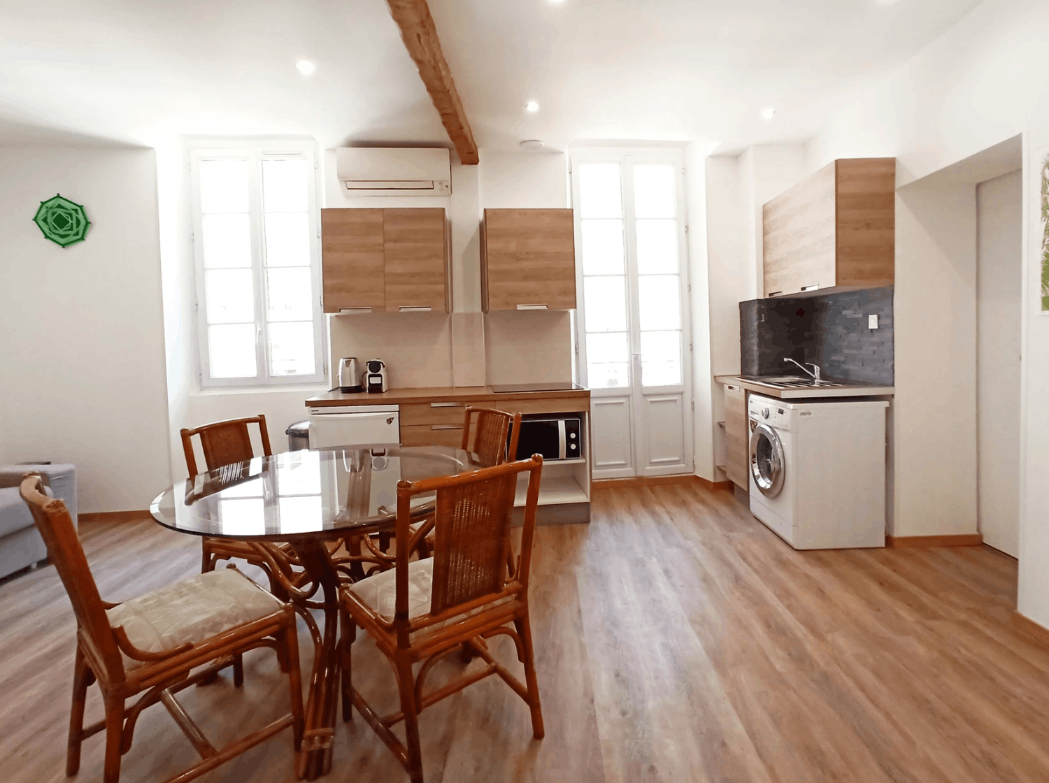Appartement intimiste de 2 chambres à coucher avec balcon pour des événements privés