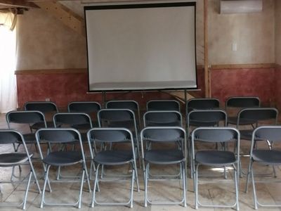 Party room 90 m2 with terrace near Avignon