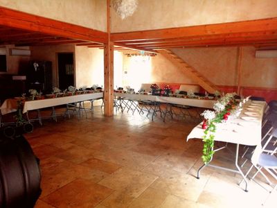 Party room 90 m2 with terrace near Avignon