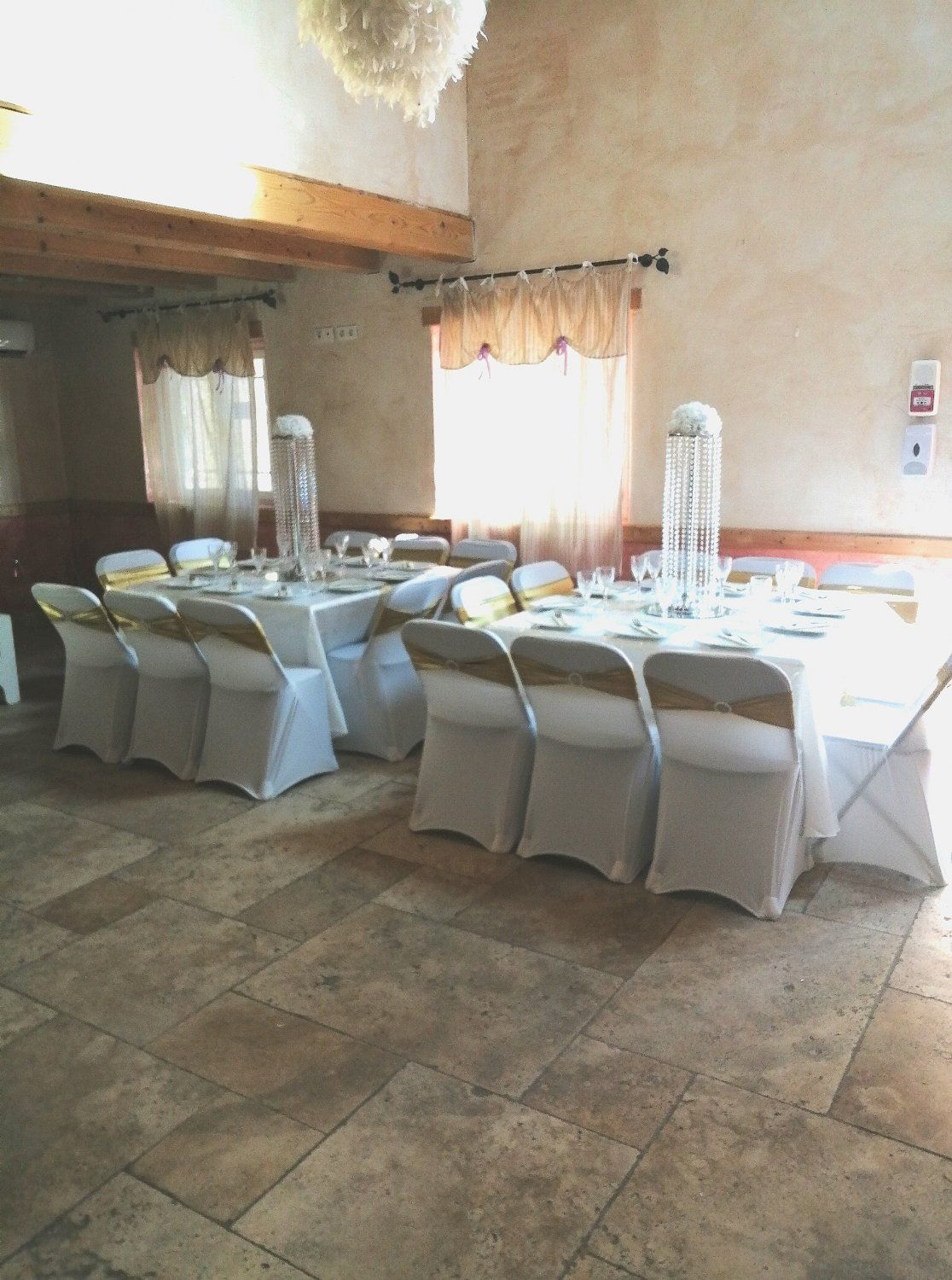 Party room 90 m2 with terrace near Avignon