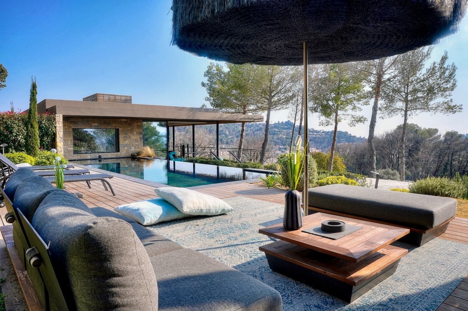 Contemporary villa Mougins 7 km from Cannes