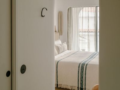 Cannes Le Suquet Suite with Sea View – Meetings & Stays up to 20 Guests