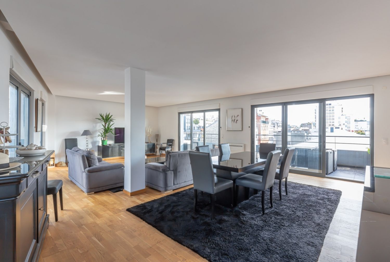 Modern Loft with Eiffel Tower View in Boulogne-Billancourt