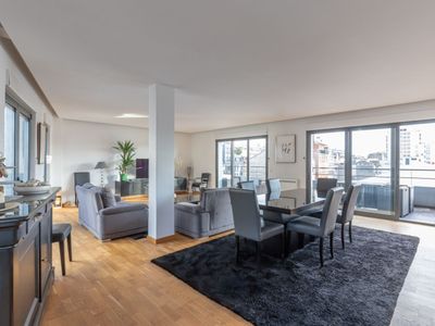 Loft Moderne avec Vue sur la Tour Eiffel à Boulogne-Billancourt