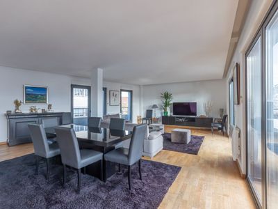 Loft Moderne avec Vue sur la Tour Eiffel à Boulogne-Billancourt