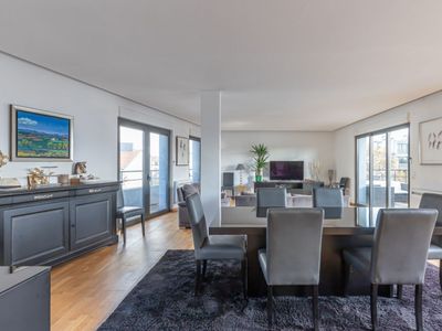 Loft Moderne avec Vue sur la Tour Eiffel à Boulogne-Billancourt