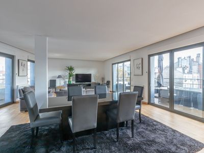 Loft Moderne avec Vue sur la Tour Eiffel à Boulogne-Billancourt