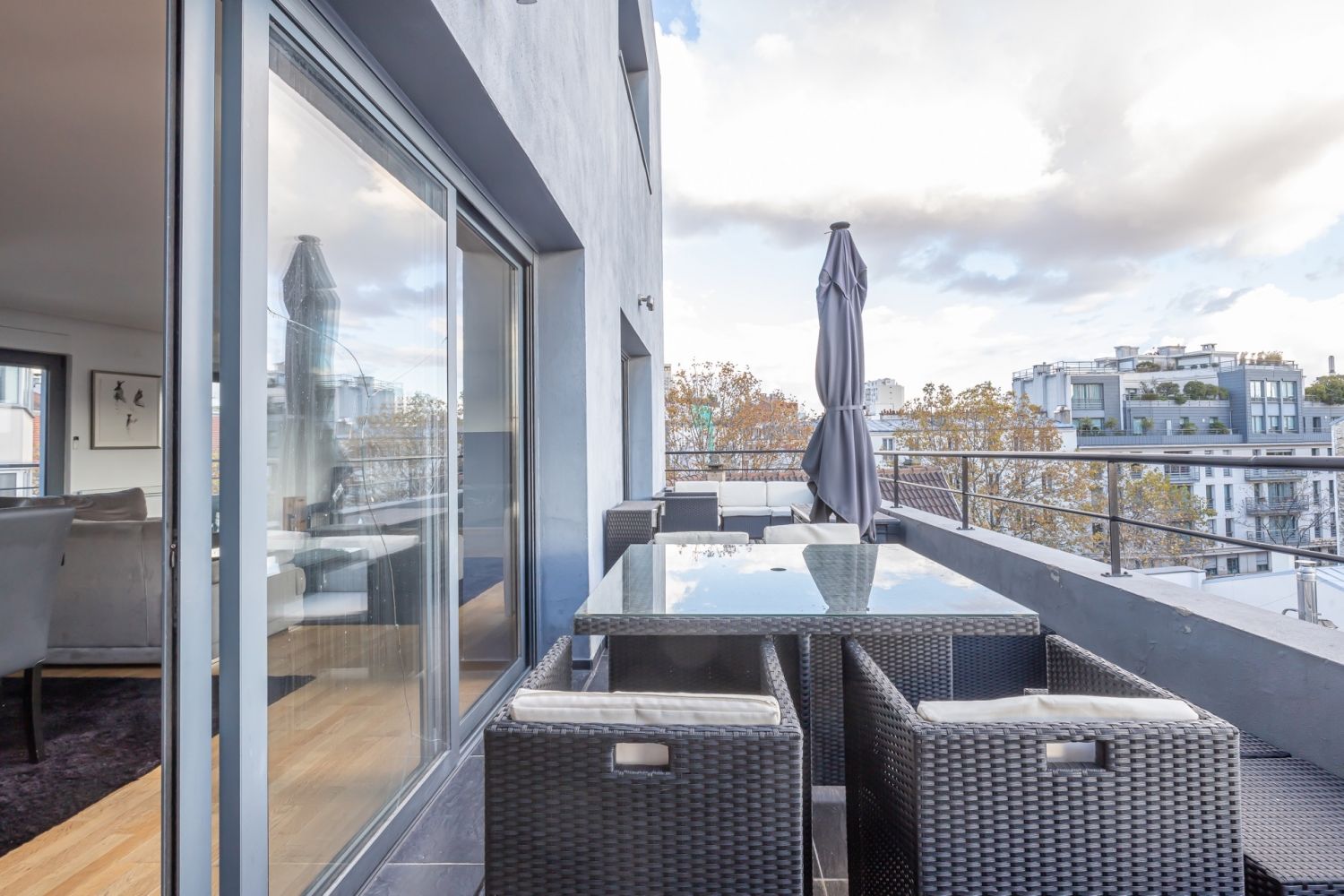 Modern Loft with Eiffel Tower View in Boulogne-Billancourt