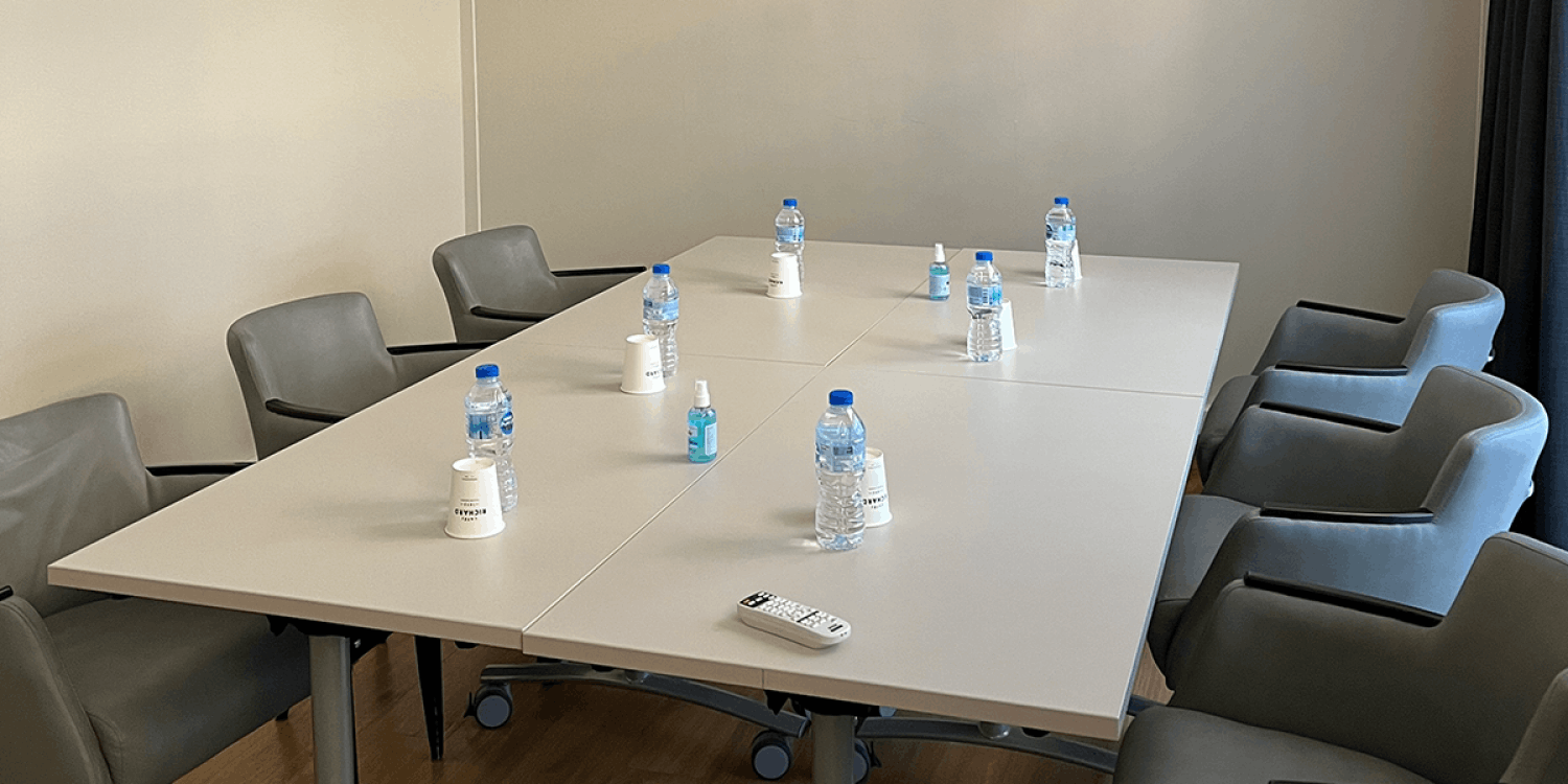 Cannes Meeting Room Near Croisette – 33m², Up to 32 Guests