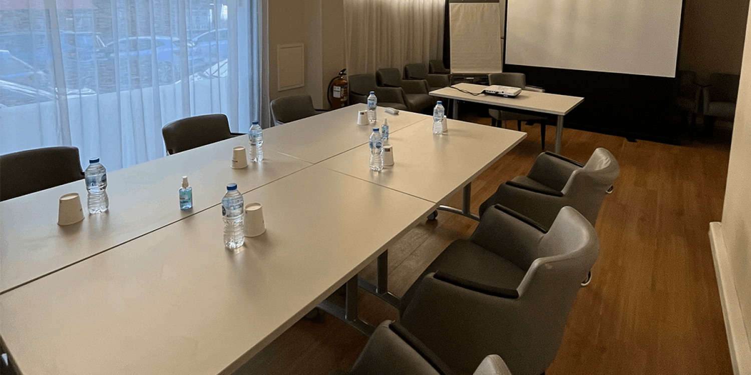 Cannes Meeting Room Near Croisette – 33m², Up to 32 Guests