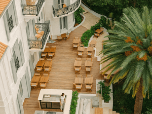 Un restaurant élégant, axé sur la santé, près de la Croisette, pour des événements
