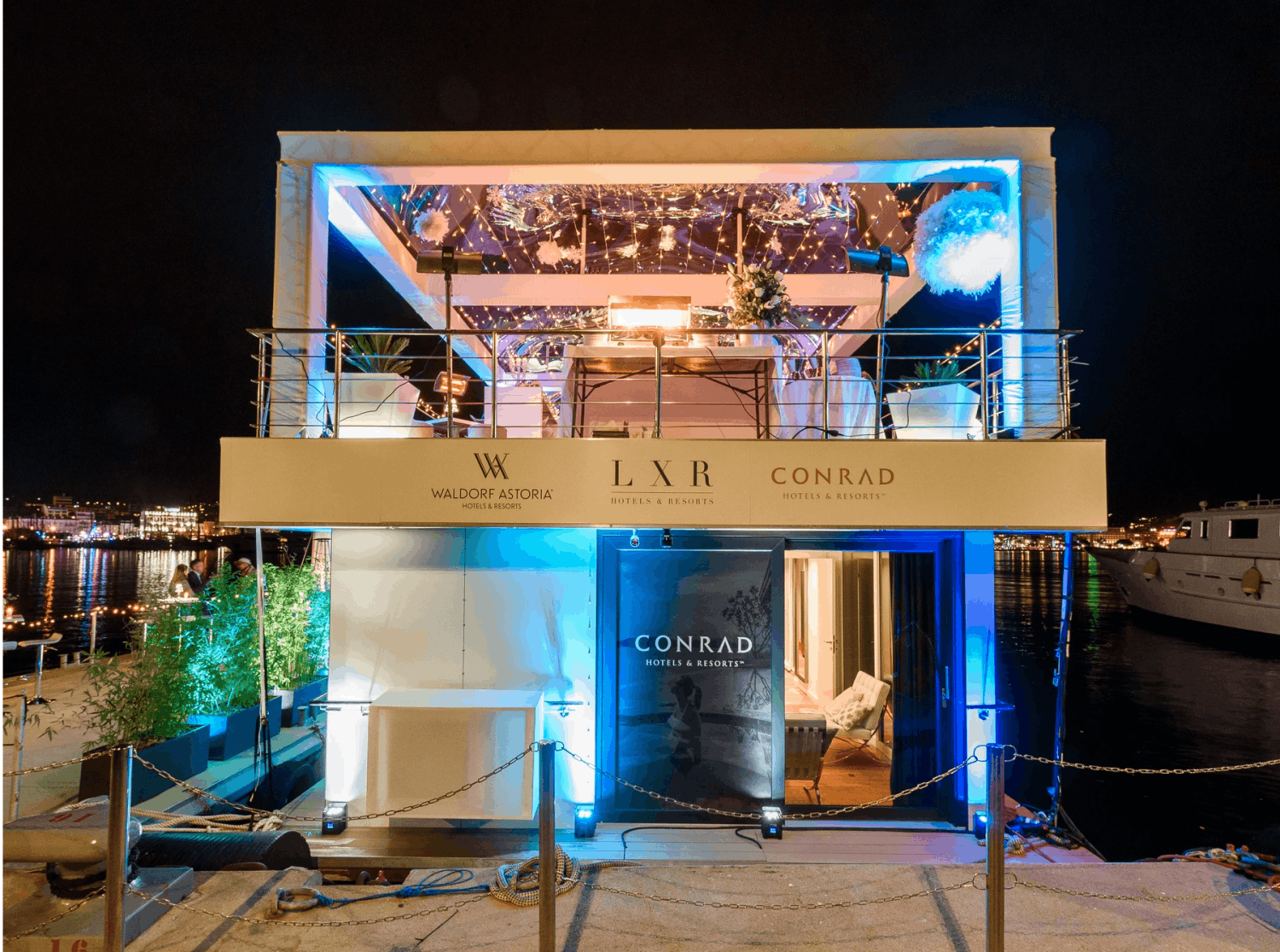 House boat Penthouse