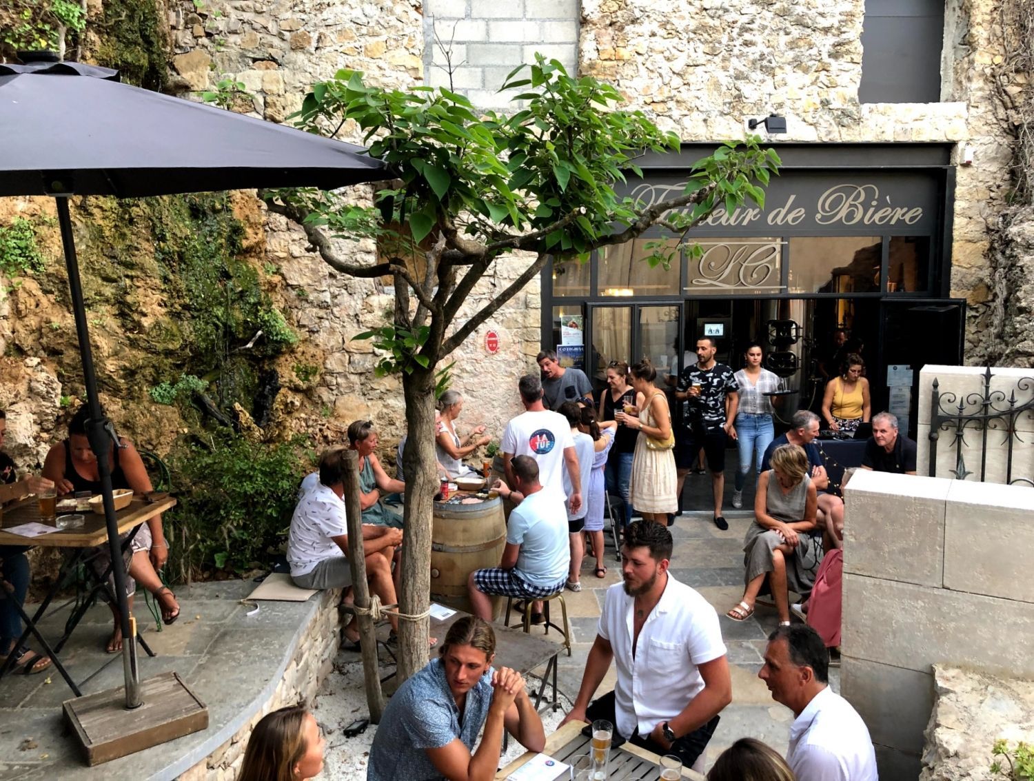 Brasserie artisanale et bar convivial à Cotignac