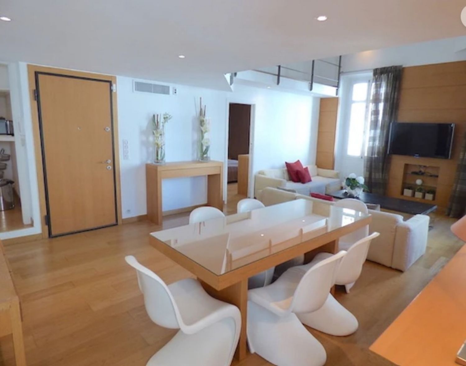 Appartement spacieux de 3 chambres à coucher dans le centre de Cannes pour des événements privés