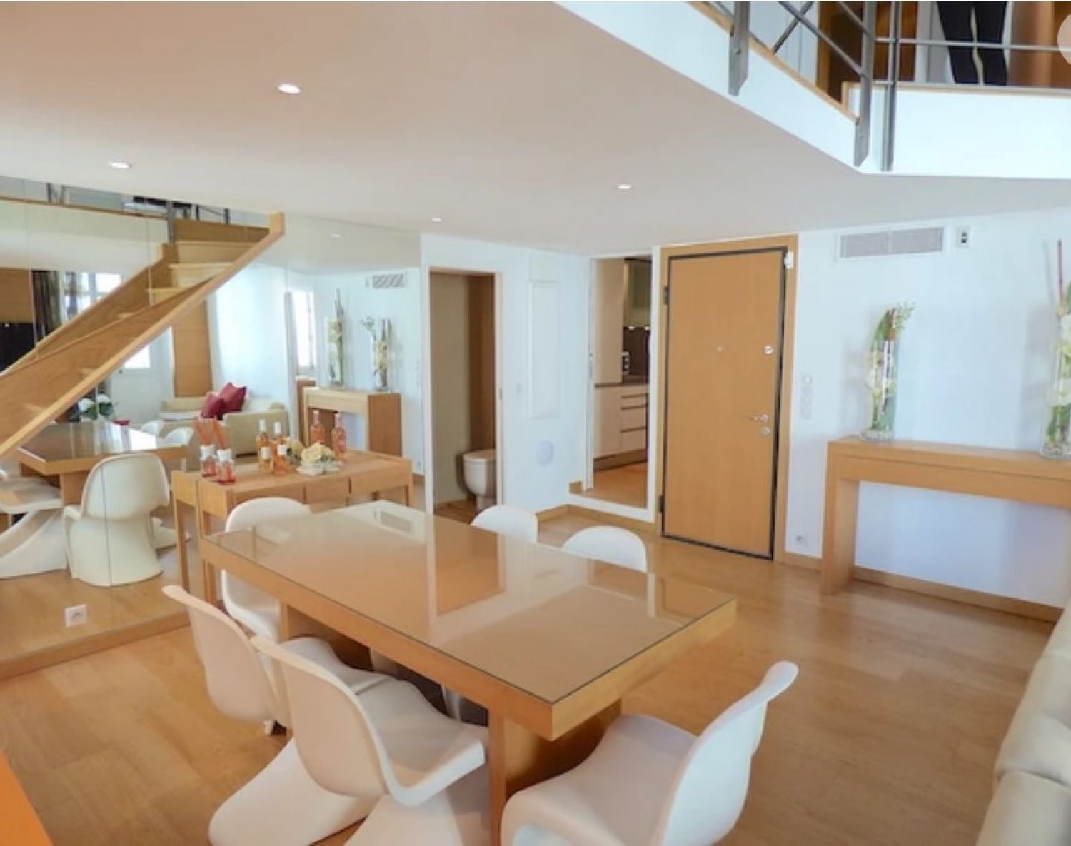 Appartement spacieux de 3 chambres à coucher dans le centre de Cannes pour des événements privés
