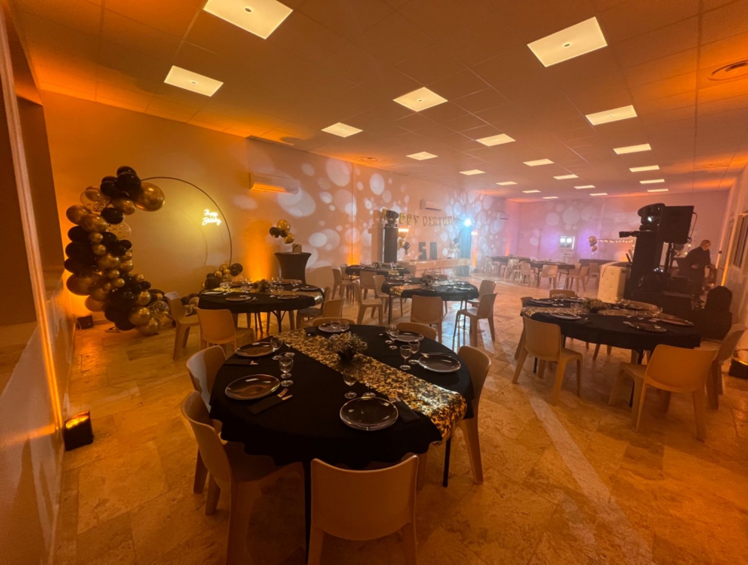 Lieu de réunions et Salle de réception