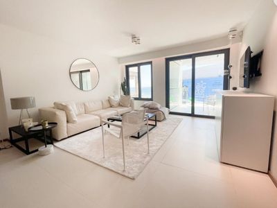 Luxury 2-Bedroom Apartment on La Croisette – Events up to 30 Guests