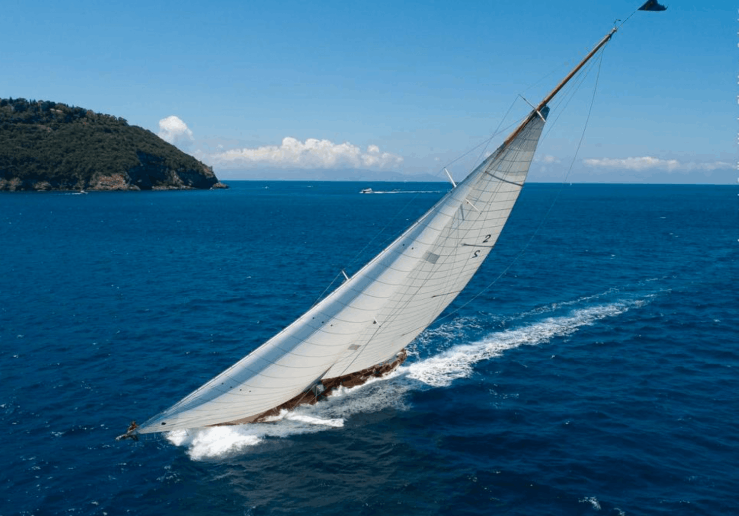 Vintage Racing Yacht Cannes – Charters & Events up to 14 Guests