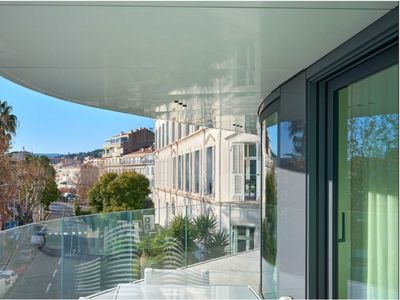 Luxury 6-Bedroom Cannes Apartment – Sea View, Events up to 80 Guests
