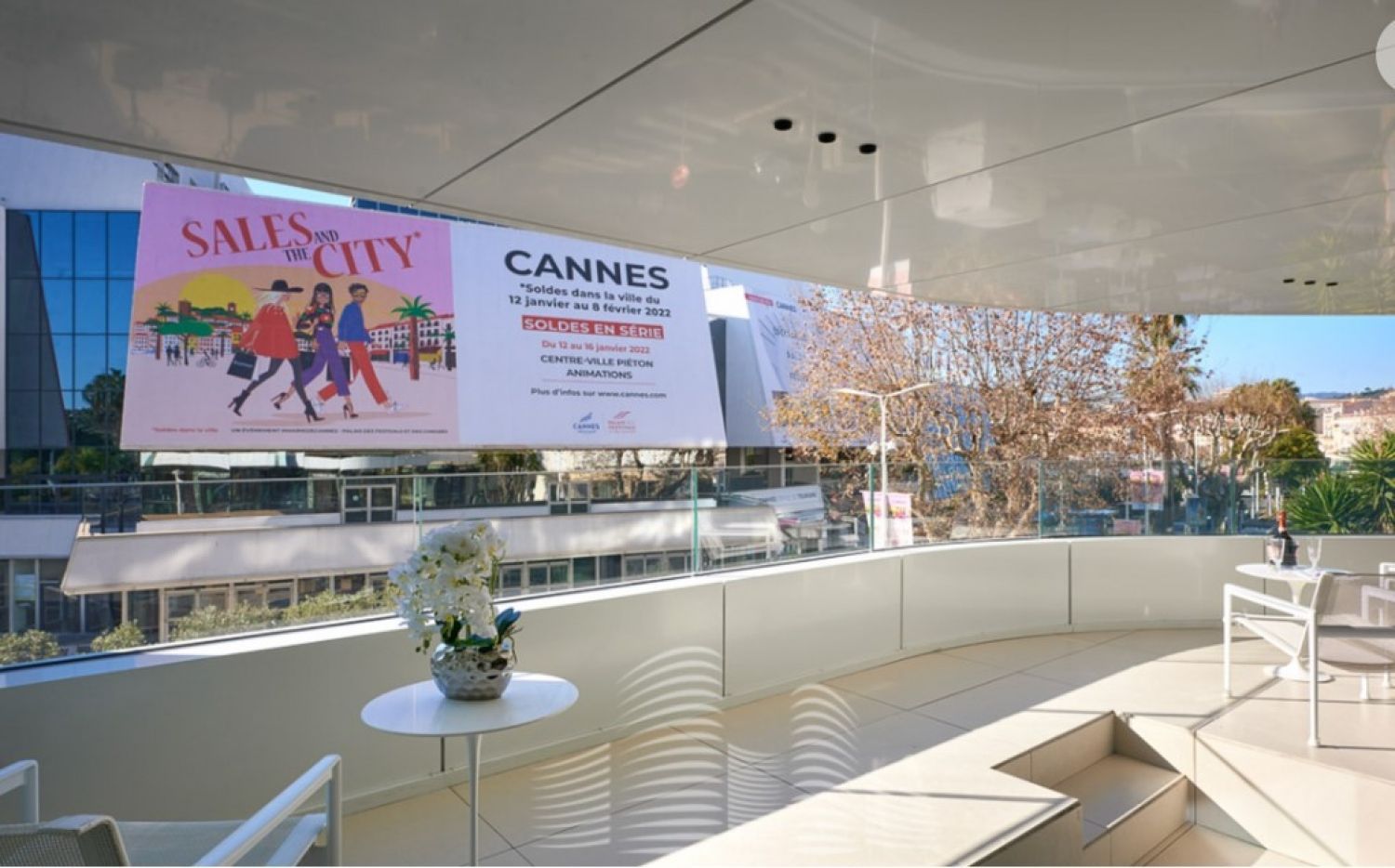 Luxury 2-Bedroom Cannes Apartment – Terrace Overlooking Red Carpet