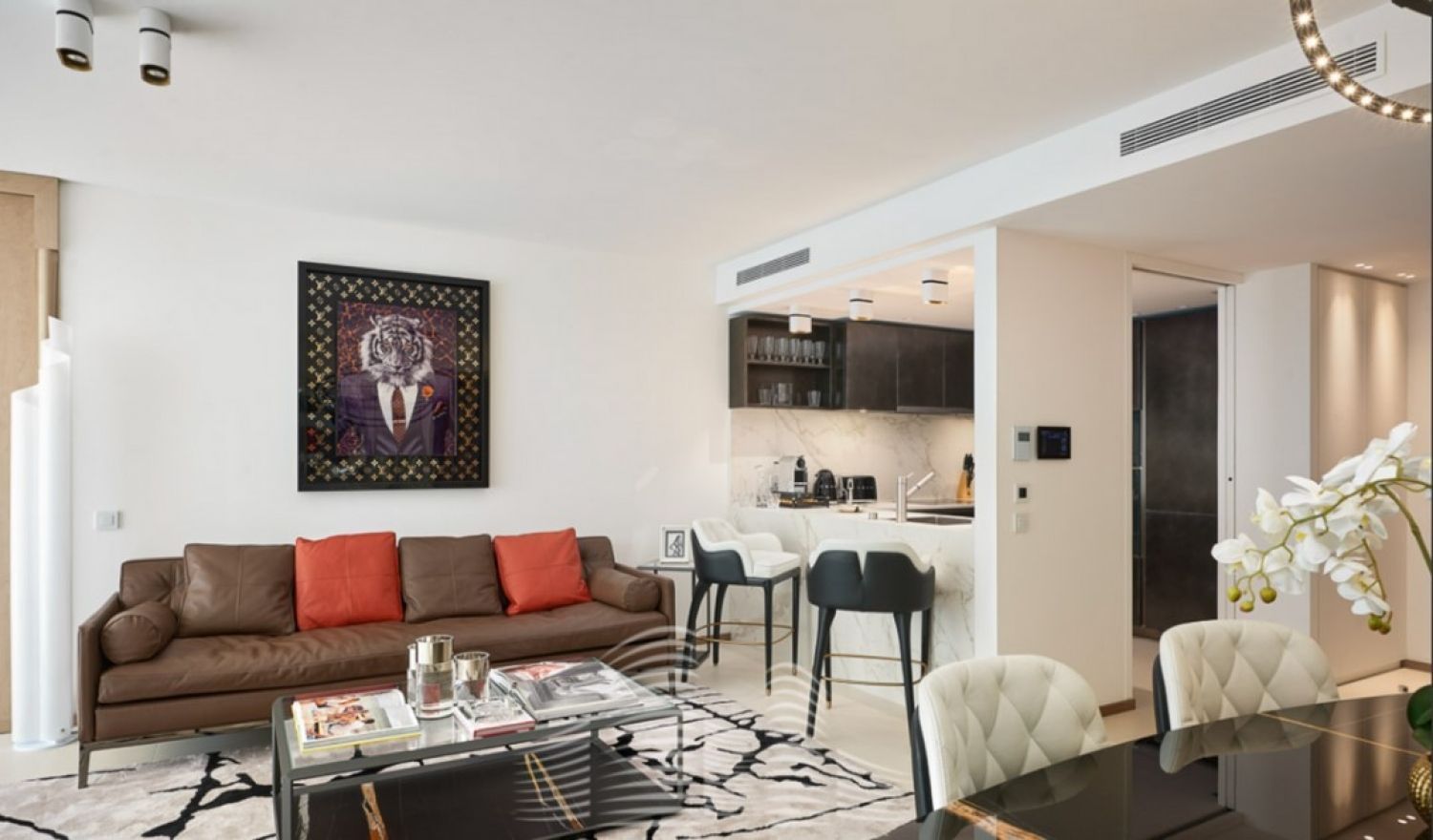 Luxury 2-Bedroom Cannes Apartment – Terrace Overlooking Red Carpet