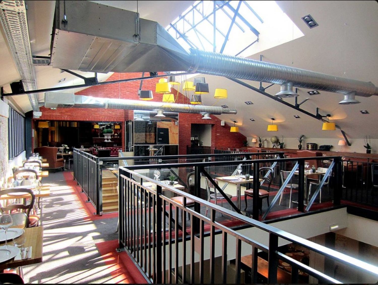 Salle déco italienne sur deux niveaux 