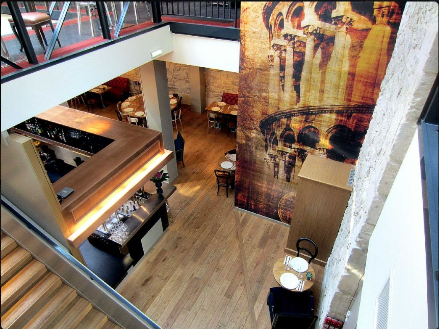 Salle déco italienne sur deux niveaux 