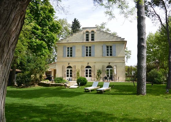 Provençal farmhouse in 17th Avignon