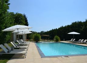 Provençal farmhouse in 17th Avignon