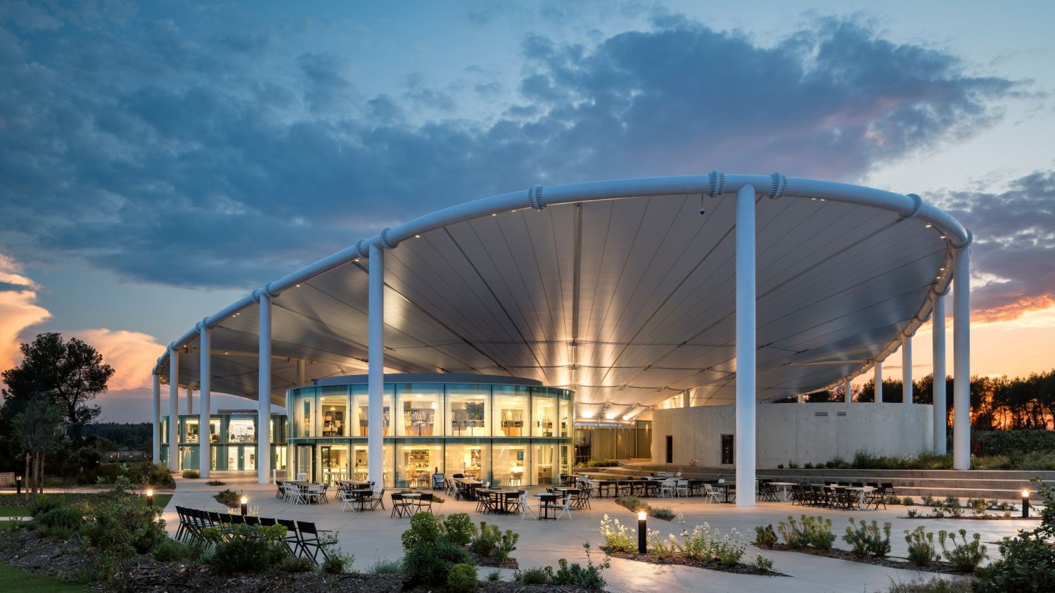 Event space in the middle of nature