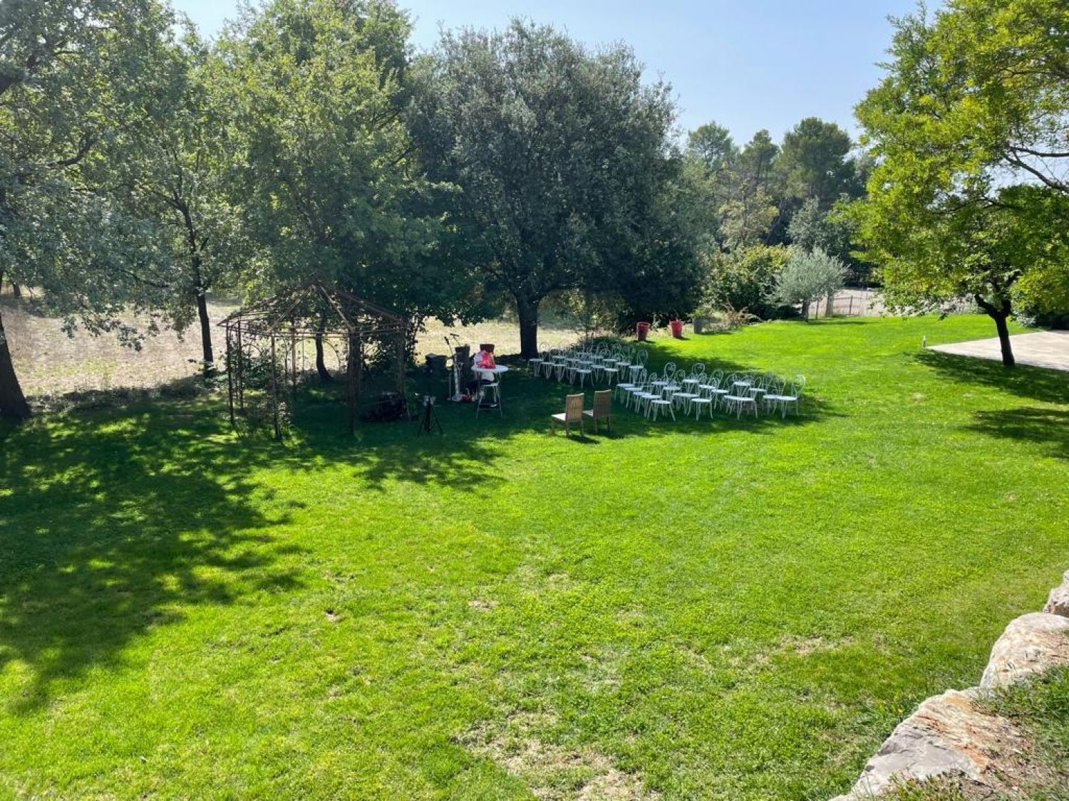Château en Provence entre vignes et forêts