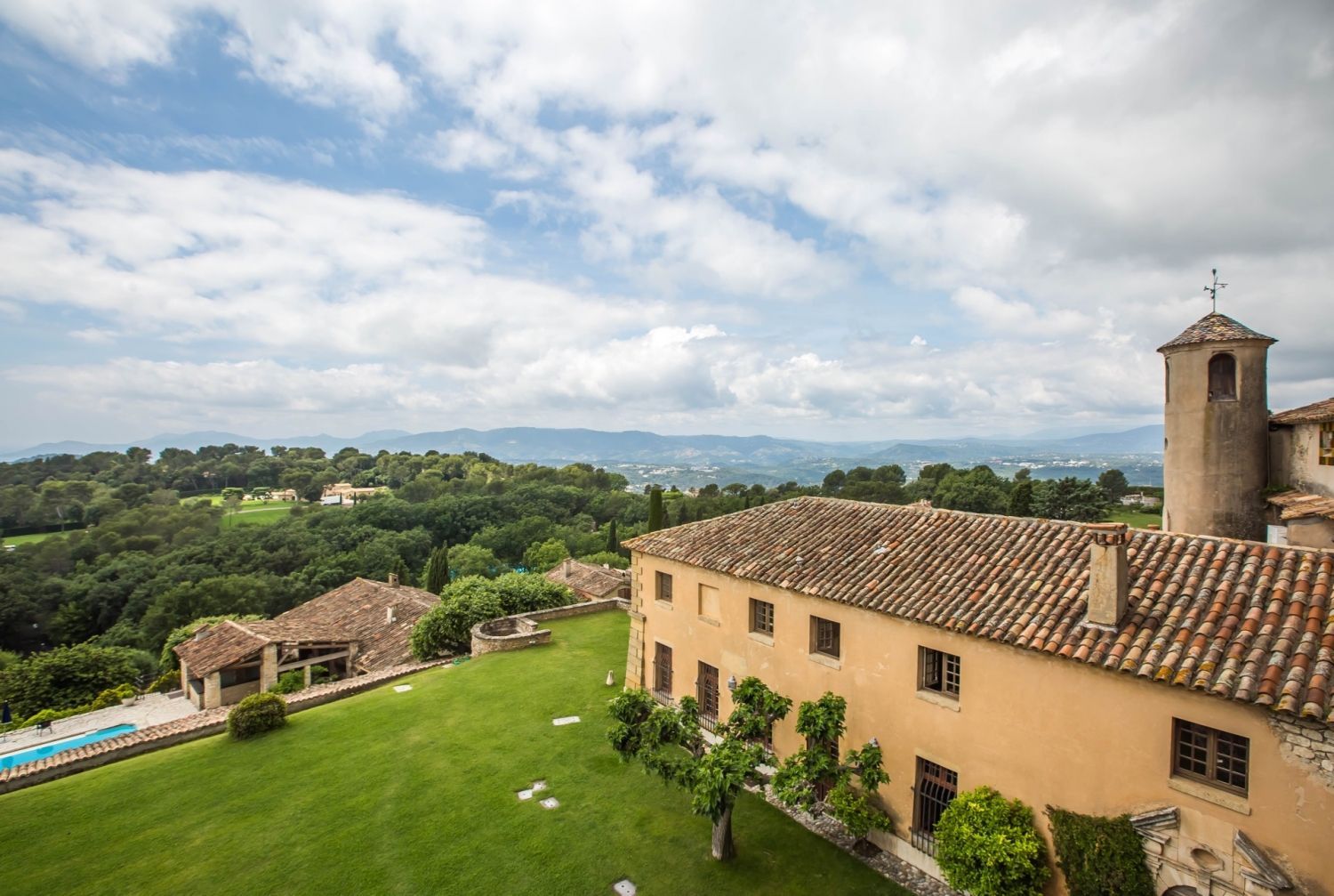 Château sur les hauteurs de Cannes