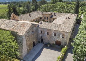 Wine Chateau Cru Classé with conference room