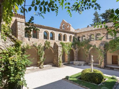 Wine Chateau Cru Classé with conference room