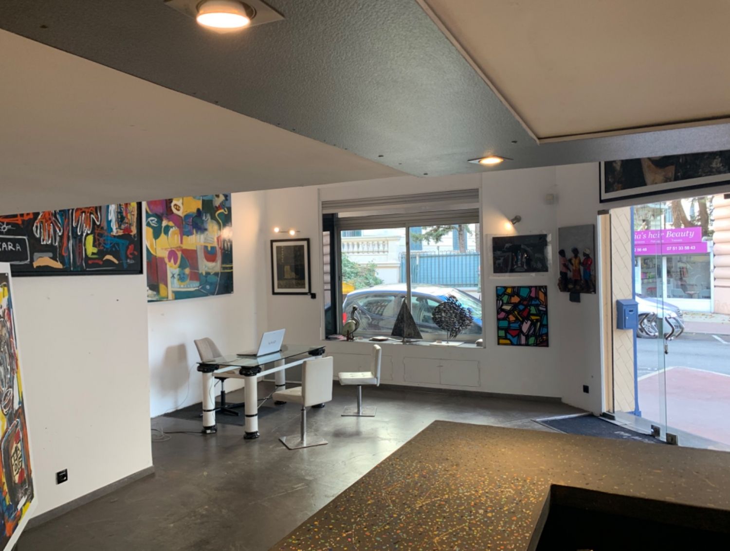 Art gallery 200 m²