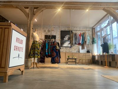 Charming Former Upholsterer's Workshop in Paris 11th Arrondissement