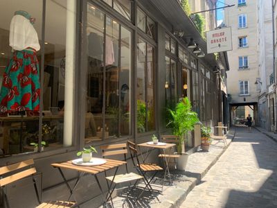 Charming Former Upholsterer's Workshop in Paris 11th Arrondissement