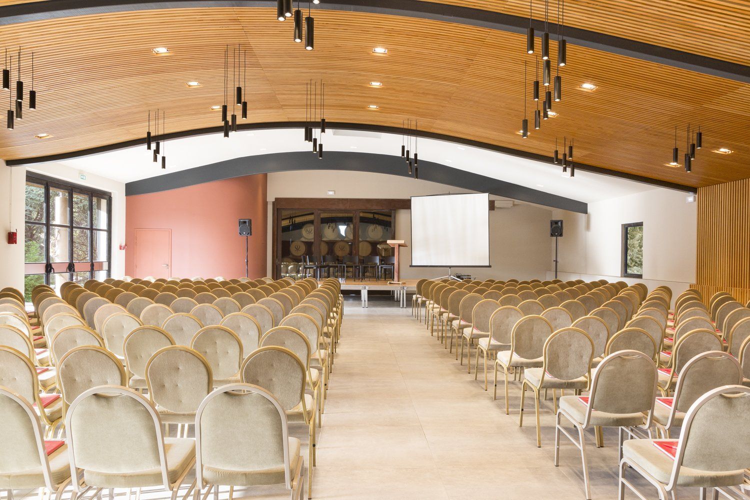 Salle de récolte pour un grand événement combiné à une visite guidée de l'art