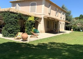 Bastide 240 m² with swimming pool