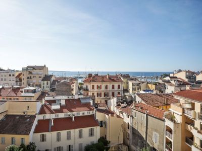 Sea-View Meeting Room Cannes – Terrace, Events up to 20 Guests
